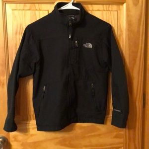 Boys The North Face jacket. Good used condition.